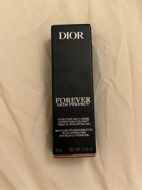 Dior Forever Skin Perfect Foundation Stick - 1W - Warm- Very light with Golden